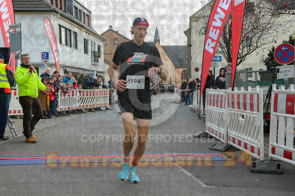 221127_1204_EX1_1916 | Sportfotografie im Rhein-Sieg Kreis, Köln, Bonn, NRW, Rheinland Pfalz, Hessen, etc. Unser Tätigkeitsfeld umfasst den Laufsport vom Volkslauf über den Marathon, Duathlon, Triathon bis zum Ultralauf wie Kölnpfad Ultra oder Schindertrail.