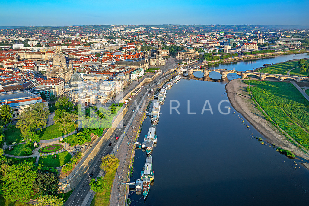 Altstadtsilhouette-Dresden-Luftaufnahme-DJI_0125 | Blick auf die atemberaubende Kulisse der Dresdner Altstadt an der Elbe  - Realisiert mit Pictrs.com