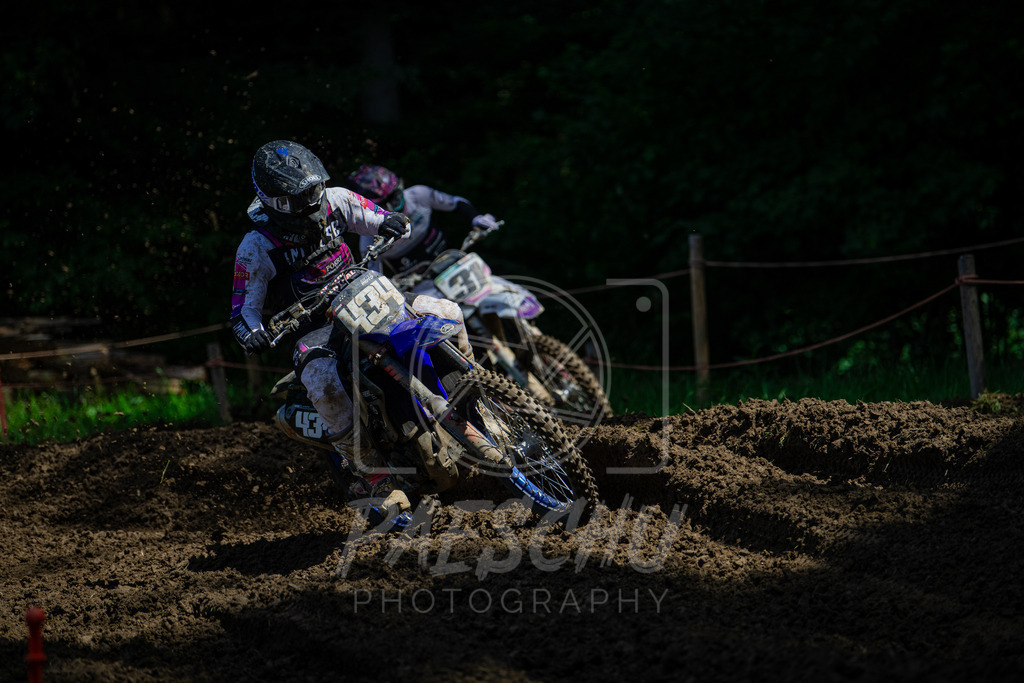 MX 2 (413) | Paeschuphoto Shop - Wer nicht sucht der auch nicht findet.Ob Motocrossbilder oder von einem besuchtem Spiel, Hauptsache Action. - Realisiert mit Pictrs.com