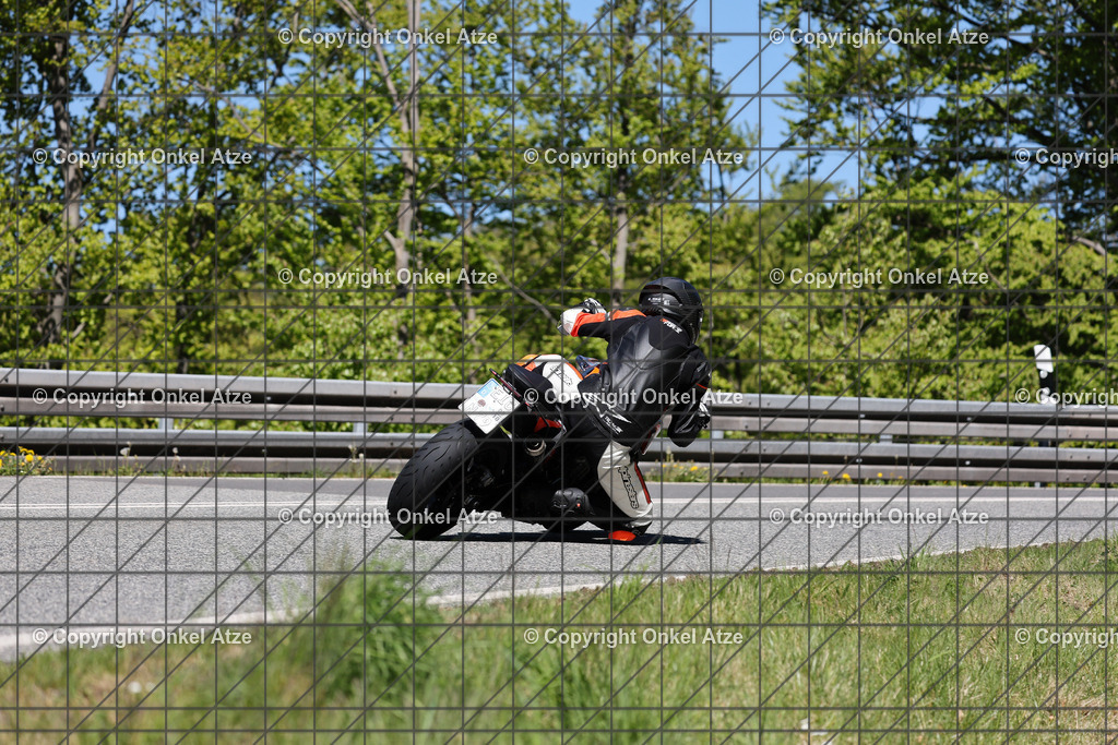 IMG_9766 | Fotograf am Kyffhäuser. Onkel Atze. Kyffhäuser Rennstrecke. Café36. Motorsportfotografie. - Realisiert mit Pictrs.com