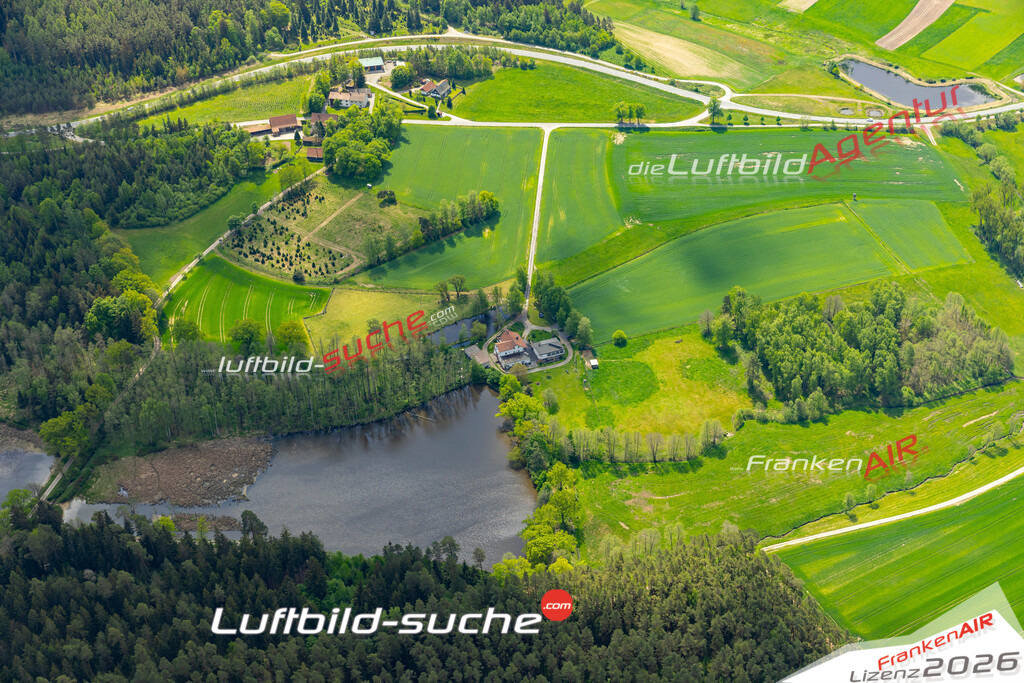 Die Luftaufnahme Neubau - Mitwitz wurde 2022 vom Flugzeug aus (keine Drohne) erstellt. Hohe Auflösung -für große Poster und Wandbilder geeignet - Garantiert!
