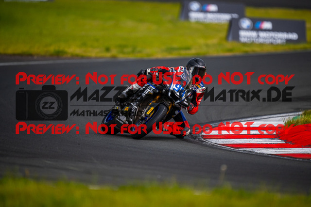 MaZZes_FotoMatrix_220521_1819 | Fotograf Mathias Schmid
Sportfotograf,
Eventfotograf,
Hochzeitsfotograf,
Portraitfotograf