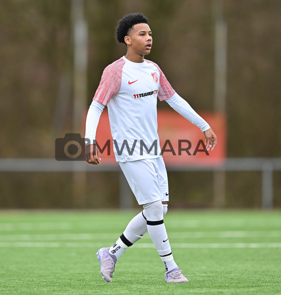 Fussball I Herren I Saison 2025-2026 I Bundesliga I 6. Spieltag I Eintracht Frankfurt - FC Bayern München  | MWMARA - Realisiert mit Pictrs.com