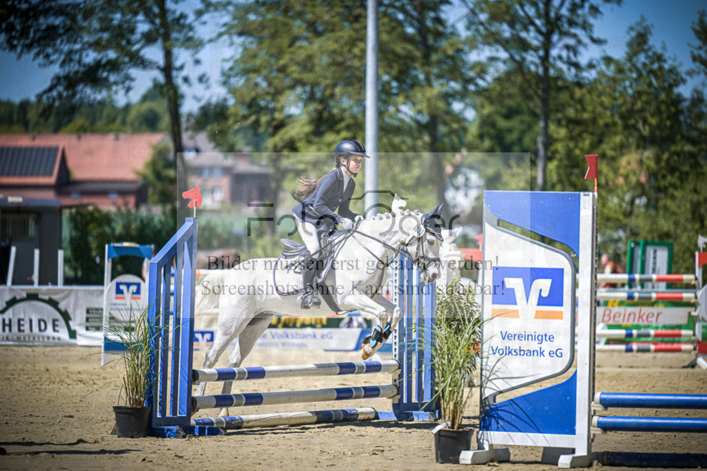 DOS_9477 | Entdecke hochwertige Reitturnierfotos von Foto Oger. Professionell, emotional und authentisch – jetzt Lieblingsmomente im Shop bestellen.Deutschlandweite Turnierfotografie. - Realisiert mit Pictrs.com