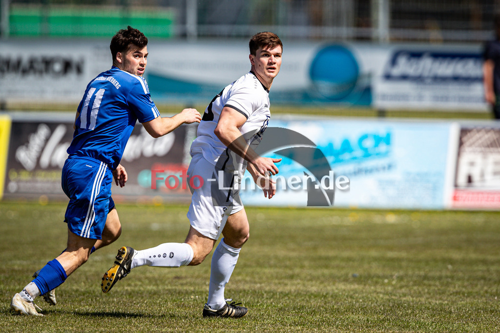 SG Hungerbach vs SV Eurasburg-Beuerberg | Meisterrunde Kreisklasse Gruppe C, SG Hungerbach vs SV Eurasburg-Beuerberg, 20240427,
Duell zwischen David NOCKER (SVEB 11) und Matthias LISTLE (SGH 3),
2024-04-27 in Oberhasuen (Sportplatz Oberhasuen)
11 David NOCKER (SVEB 11), 3 Matthias LISTLE (SGH 3)
Copyright: WolfgangxLindner www.foto-lindner.de