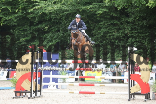 Ichenheim_2024_Prfg.Nr01_Springprfg_Kl.S_m.St._Mohamad Mogheet Al Shehab_Saphir Z (4) | Alle Fotos der Reiterjournal Fotografin Doris Matthaes im Reiterjournal Online-Fotoshop. - Realisiert mit Pictrs.com