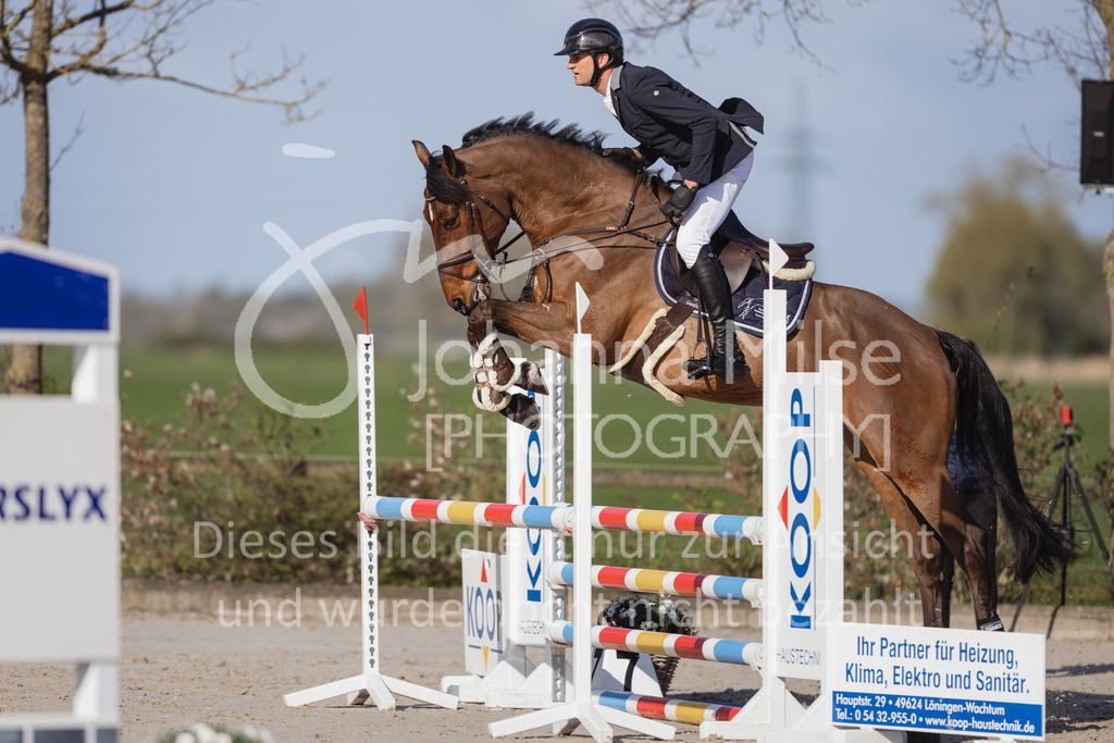 230425_Lemwerder_SprPf-A1St-105 | Deine schönsten Turniermomente als professionelle Fotos! Entdecke hochwertige Pferdesport-Fotografie im Online-Shop. Jetzt Fotos finden & bestellen!