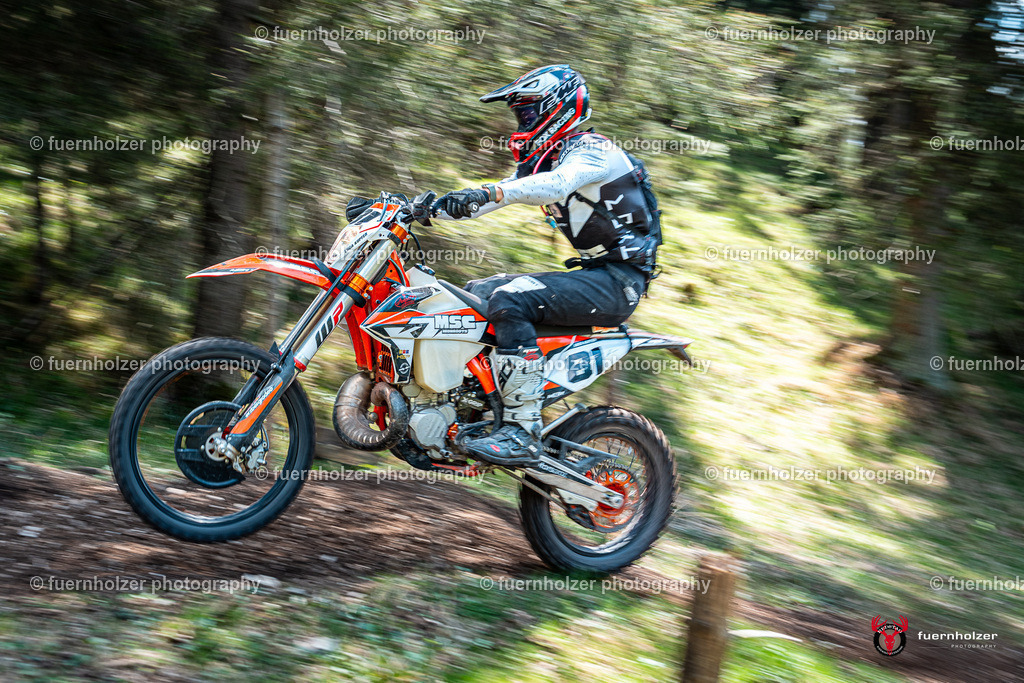 fuernholzer_250501-C1-702 | Fotografische Impressionen von der Red Stag Enduro Extreme by fuernholzer-photography.com. Endurosport in Österreich fotografisch festgehalten von fuernholzer. Auftragsfotografie für Private, Gewerbefotos und Industriefotografie. Eventfotografie, Sportfotografie und Motorsportfotografie. Anbieter von Fotoworkshops, Fototraining, fotografischen Vorträgen und Fotoseminaren.