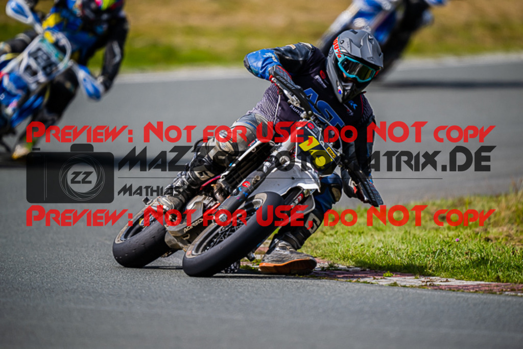 MaZZes_FotoMatrix_220904_9929 | UE40