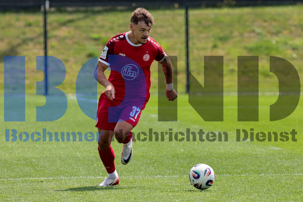 SES_ESSFKO20250712-26 | bond - Realisiert mit Pictrs.com