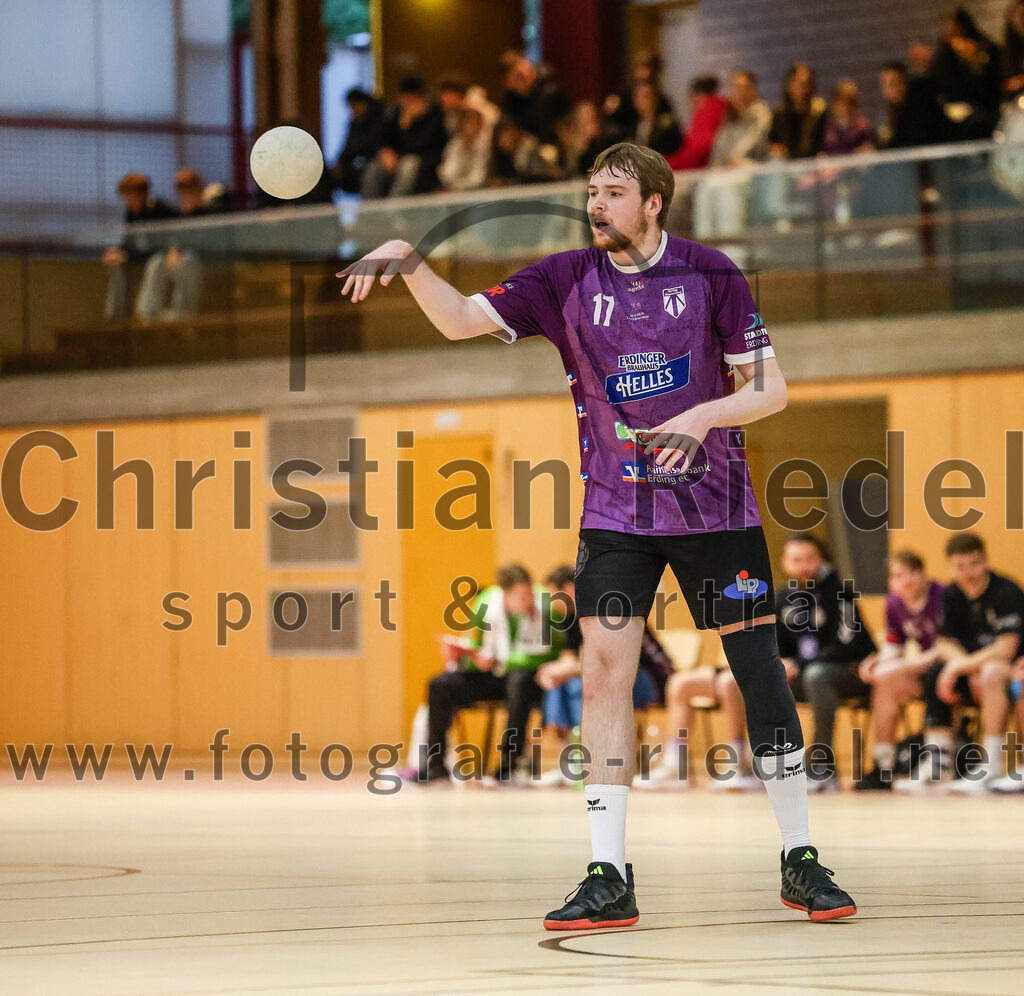 2024-10-13_041_SpVgg_Altenerding_gegen_SSG_Metten | Erding, Deutschland, 13.10.2024:Handball, Bezirksoberliga Männer 2024 / 2025, 4. Spieltag, SpVgg Altenerding gegen SSG Metten, Endergebnis: 40:22Niklas Fleps (SpVgg Altenerding, #17)Foto: Christian Riedel / fotografie-riedel.net