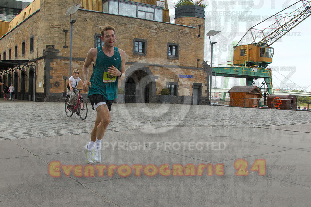 250920_1516_EV4_8330 | Sportfotografie im Rhein-Sieg Kreis, Köln, Bonn, NRW, Rheinland Pfalz, Hessen, etc. Unser Tätigkeitsfeld umfasst den Laufsport vom Volkslauf über den Marathon, Duathlon, Triathon bis zum Ultralauf wie Kölnpfad Ultra oder Schindertrail.