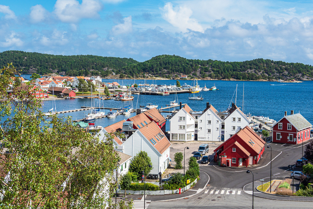 Blick auf die Stadt Lillesand in Norwegen | Blick auf die Stadt Lillesand in Norwegen.