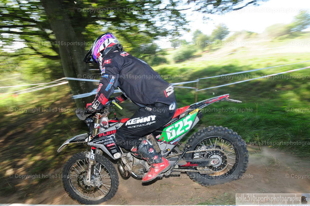 DSC_5425 | Sportfotografie , Motorsport, Motoross, Reitsport, Mointainbike, Enduro,
Landschaft , Outdoor, Eventfotografie, Landschaft, Bilder online bestellen - Realisiert mit Pictrs.com