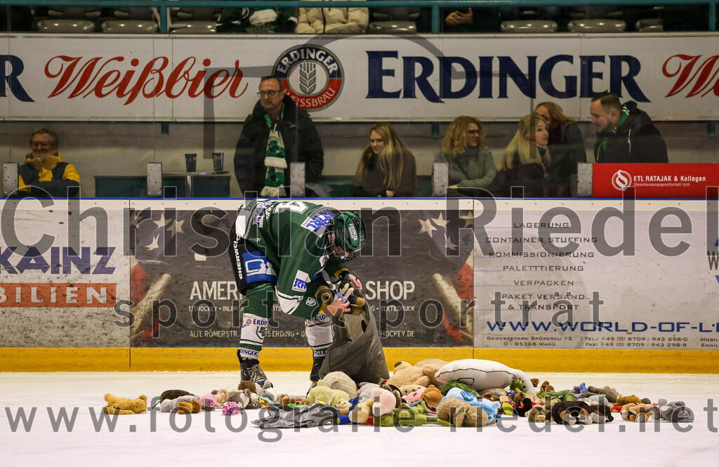 2024-02-02_091_TSV_Erding_gegen_ERSC_Amberg | Erding, Deutschland, 02.02.2024:
Eishockey, Bayernliga Vorrunde 2023 / 2024, 30. Spieltag, TSV Erding gegen ERSC Amberg, Endergebnis: 1:0

Simon Franz (Erding Gladiators, #4)

Foto: Christian Riedel / fotografie-riedel.net