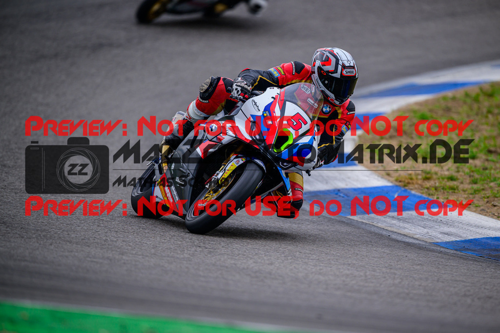 MaZZes_Fotomatrix_20250421_6007705_7236 | WEISS