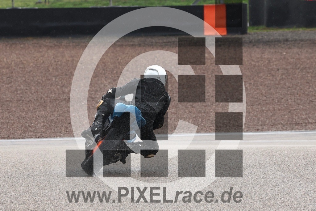 0207-20250829_12629 | Schöne Erinnerungen an spannende Momente - das festzuhalten ist unser Job. PIXELrace.de ist seit 2003 auf den Rennstrecken Europas unterwegs um die Action draußen beim Fahren und die wunderbare Stimmung imm Fahrerlager für euch einzufangen.