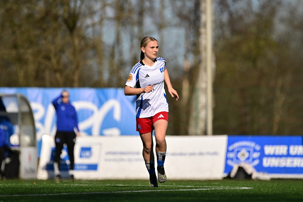 Fußball I Jugend I Saison 2024-2025 I Landesliga I 19. Spieltag I Hamburger SV wU17 - SC Condor mU15 | Der Sportfotograf. - Realisiert mit Pictrs.com