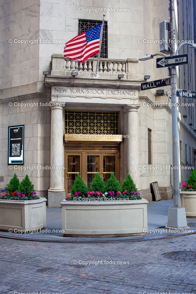 Vereinigte Staaten von Amerika_ USA_ New York City_ NYC_ 20.05.2024-55 | 20.05.2024, Vereinigte Staaten von Amerika, USA, New York City, NYC im Bild diverse Stadtansichten New York City, Wolkenkratzer, Essen, U-Bahn, Menschen, Stadion, Baseball, Yankees, Mets, Manhatten, East River, Trump, Macy, Verkehr, AutosNew York City ist eine Weltstadt an der Ostkueste der Vereinigten Staaten. Sie liegt im Bundesstaat New York und ist mit rund 8,8 Millionen Einwohnern die bevoelkerungsreichste Stadt des Landes.Quelle: Wikipedia