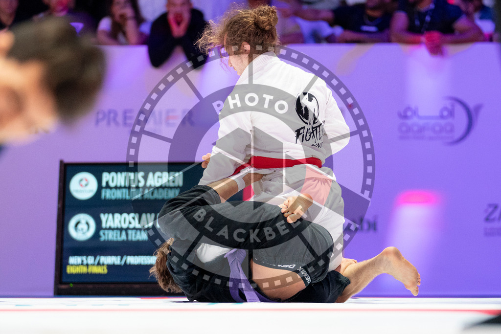 20231109PBB5627 | Fighters compete during the AJP World Professional Championship in the Mubadala Arena in Abu Dhabi, Arab United Emirates, on November 9, 2023.