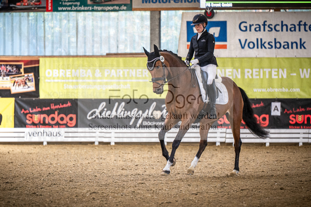 DOS_0215 | Entdecke hochwertige Reitturnierfotos von Foto Oger. Professionell, emotional und authentisch – jetzt Lieblingsmomente im Shop bestellen.Deutschlandweite Turnierfotografie. - Realisiert mit Pictrs.com