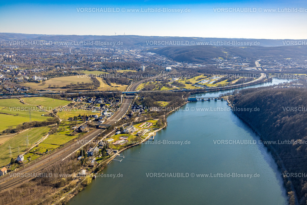 Hagen250302215 | Luftbild, Hengsteysee, Bahnlinie und Autobahn A1 mit Blick zum Laufwasserkraftwerk Hengstey und HAgen-Boelerheide, Strandhaus Salitos Beach Hengsteysee Beach Club am Südufer Hengstey, Freibad, Herdecke, Ruhrgebiet, Nordrhein-Westfalen, Deutschland