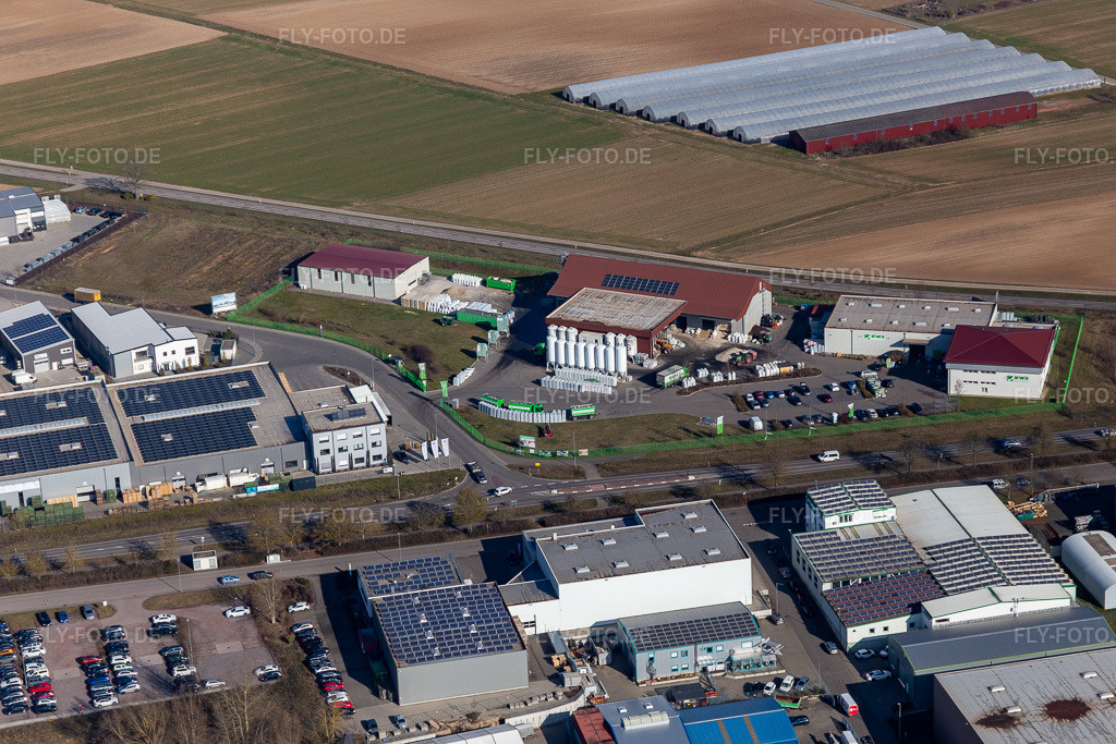 Luftbild: Raiffeisen Markt in Herxheim bei Landau im Bundesland Rheinland-Pfalz in Deutschland. Foto: IMG_125783.jpg vom 02.03.2021 durch Werner Riehm/FLY-FOTO.de