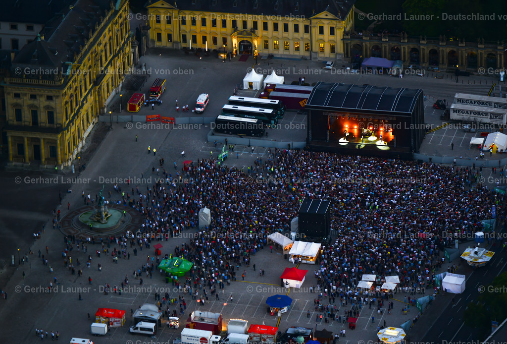 3703120 | Bryan Adams Konzert am 04.05.2017 Residenzplatz, Würzburg