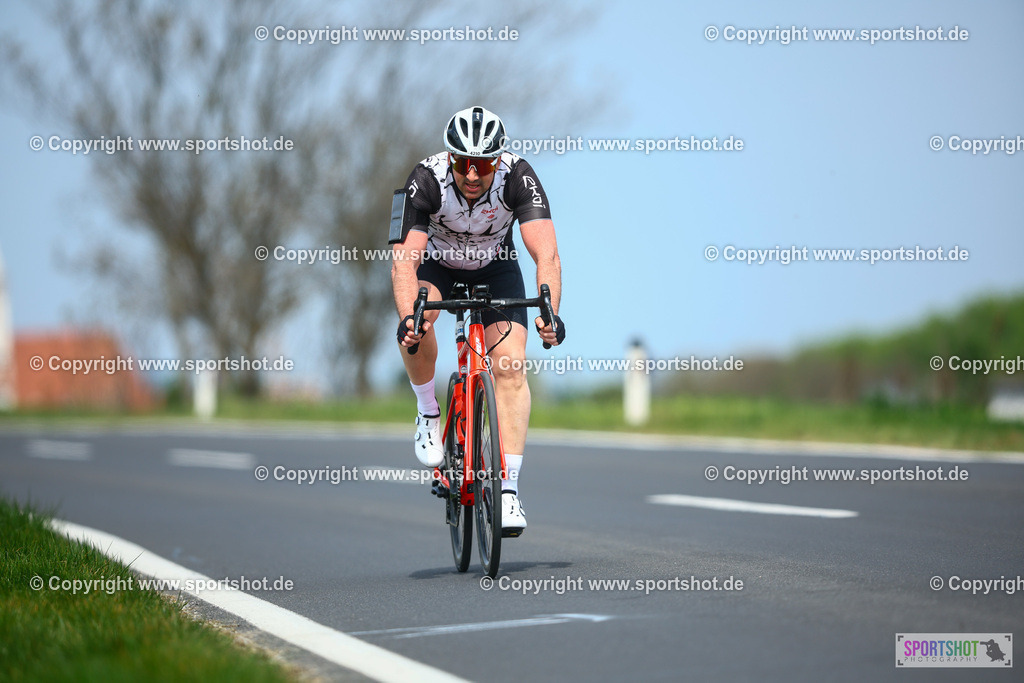 622_TRA56769 | Neusiedlersee Radmarathon 2026@sportshot_your_pictrs #yourpictures#roadtowm2029 #nrm #neusiedlerseeradmarathon #neusiedlersee #neusiedlerseetourismus #burgenland #mörbisch #nrm26 #burgenlandtourismus #voglundco #poweredbyburgenlandtourismus #radsport #rad #marathon #ucigranfondo #visitburgenland #ucigranfondoworldseries