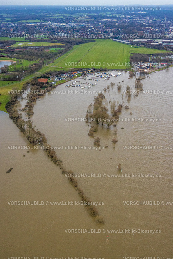 Wesel231203893 | Luftbild vom Weihnachtshochwasser 2023 am Rhein, der Rhein tritt nach starken Regenfällen über die Ufer,  Flürener Feld, Wesel, Ruhrgebiet, Niederrhein, Nordrhein-Westfalen, Deutschland