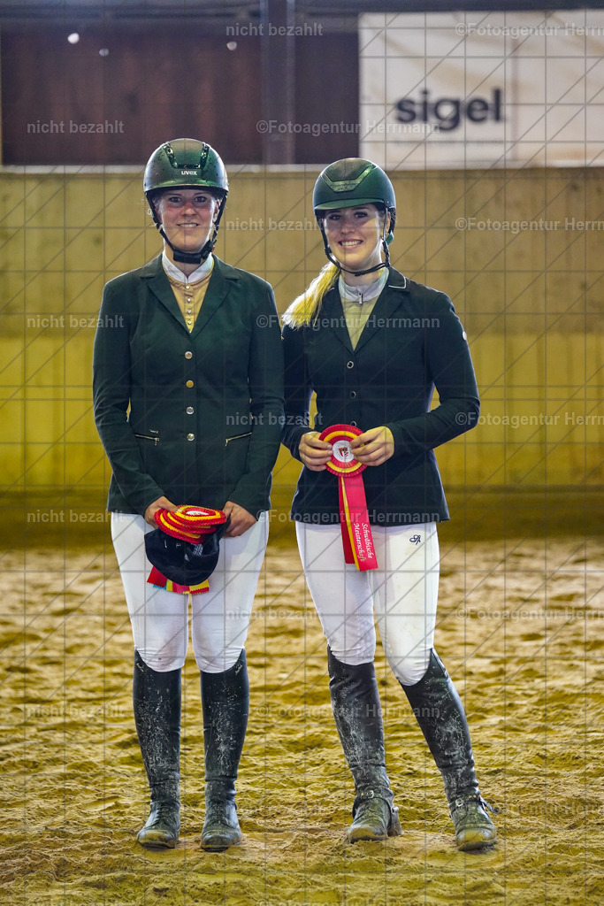 20221002-FAH09690 | Obberbayerische Meisterschaften Vielseitigkeit 2022, Schwäbische Meisterschaften Vielseitigkeit 2022, Mertingen, Schwaben, Bayern, Geländeturnier, Buschreiter, Turnierfotografen Bayern, Fotoagentur Herrmann,  Bayerische Meisterschaften VS Jun. / JR / Pony:, Turnierbilder, Pferdebilder, Turnierfotos, Pferdesortfotografie, Reitsportfotograf, Pferdeshooting