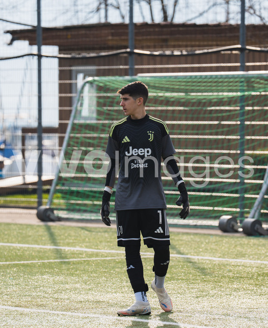 juv_lut_fmachado-0205 | Images from the Juniors B match between Juventus Academy and FC Lutry, played on 18 March 2026 in Lutry, Switzerland, featuring players, coaching staff and match action throughout the game.