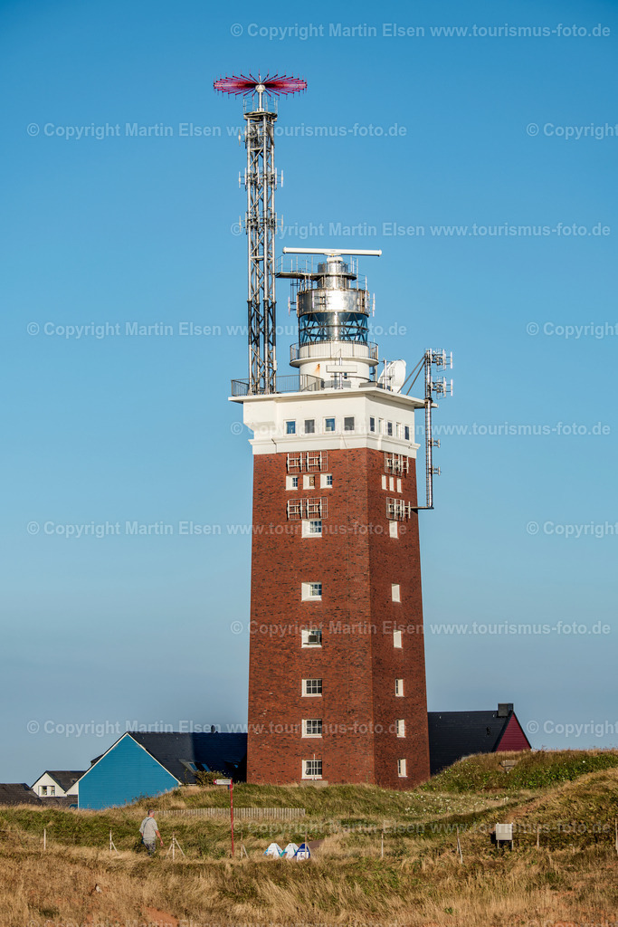 Helgland Leuchtturm_ELS_2389030818 | Helgoland - Aufnahmedatum: 31.07.2018, Aufnahmehöhe:  m, Koordinaten:  - , Bildgröße: 5321 x  7982 Pixel - Copyright 2018 by Martin Elsen, Kontakt: Tel.: +49 157 74581206, E-Mail: info@schoenes-foto.deSchlagwörter:Schleswig-Holstein,Landkreis Pinneberg,Düne,Hochseeinsel,Börteboote,Meer,Küste,Halunder,Oberland,Unterland,Strand,Seehunde,Robben,Lange Anna,Felsen,Roter Felsen,Luftbild,Luftbilder,Bastölpel - Realisiert mit Pictrs.com