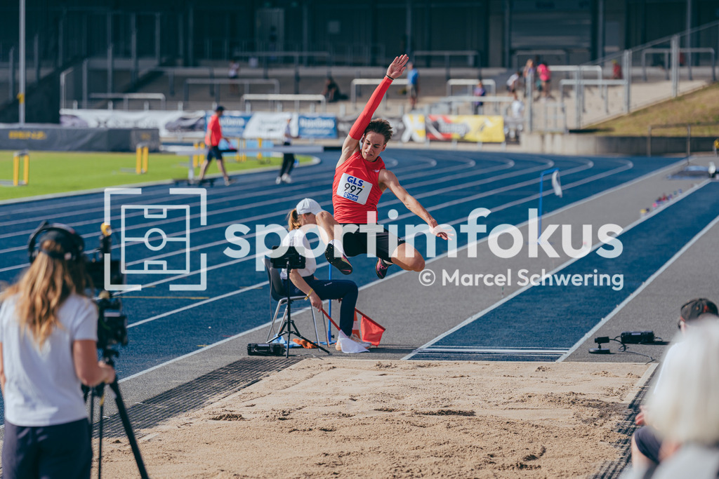DM U23 U18 Bochum 2026 | Julian Löcher (TSV Bayer 04 Leverkusen) bei den Deutschen Meisterschaften der U18 &amp; U23 2026 im Lohrheidestadion in Bochum-Wattenscheid. - Realisiert mit Pictrs.com