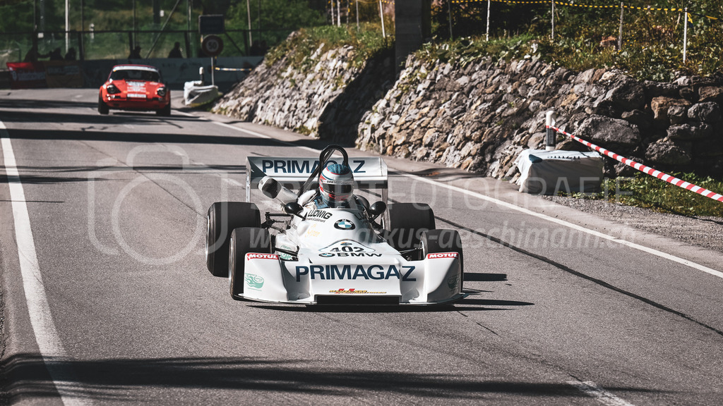 19. Arosa ClassicCar 2023 - 2. September 2023 | 19. Arosa ClassicCar 2023
Arosa, Schweiz
Moser Roger aus Arosa mit der Startnummer 402 in einem BMW BMW Martini MK28 Formel 2, Jahrgang 1983, in der Klasse Competition Formula.
@arosaclassiccar, @arosa.official, #arosaclassiccar, #arosa, #76curves, #classiccar
Bild: Sportfotografie Markus Aeschimann | www.markus-aeschimann.ch - Realisiert mit Pictrs.com