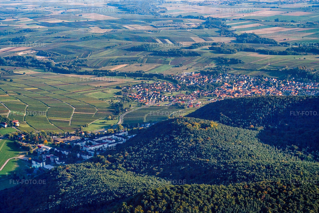 Ortschaft von Norden | Luftbild: Ortschaft von Norden in Klingenmünster im Bundesland Rheinland-Pfalz in Deutschland. Foto: IMG_13684.jpg vom 28.09.2008 durch Werner Riehm/FLY-FOTO.de - Realisiert mit Pictrs.com