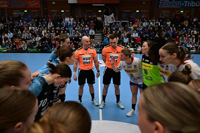 Handball I Frauen I Saison 2024-2025 I 1. HBF I 19. Spieltag I Buxtehuder SV - HSG Blomberg-Lippe I 25345 | Der Sportfotograf. - Realisiert mit Pictrs.com