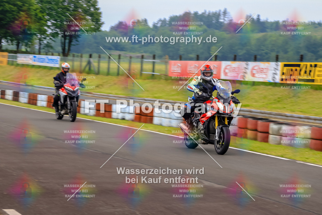 OBK-5541 | Hier findet Ihr Bilder von Touristenfahrten auf der Nürburgring Nordschleife oder von anderen Veranstaltungen die ich besucht habe. Viel Spass beim Durch Schauen 