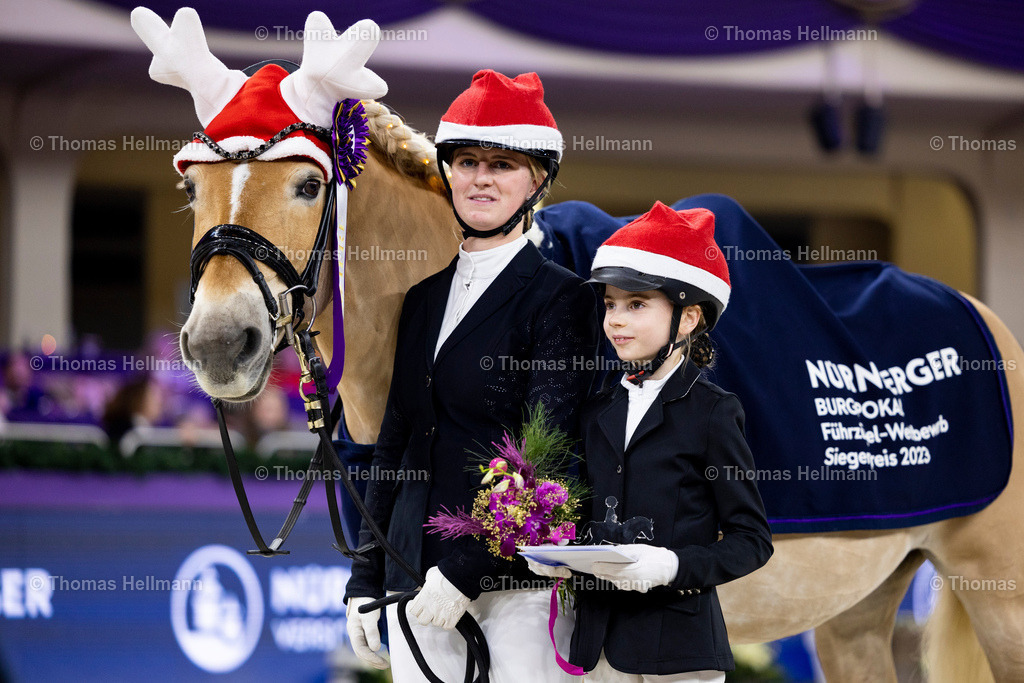 TH_158-LEBER Emma (GER)_ Spix_12895 | 158LEBER Emma (GER), Spix beim Festhallen Reitturnier Frankfurt 2023 am 16.12.23 in Frankfurt, Festhalle