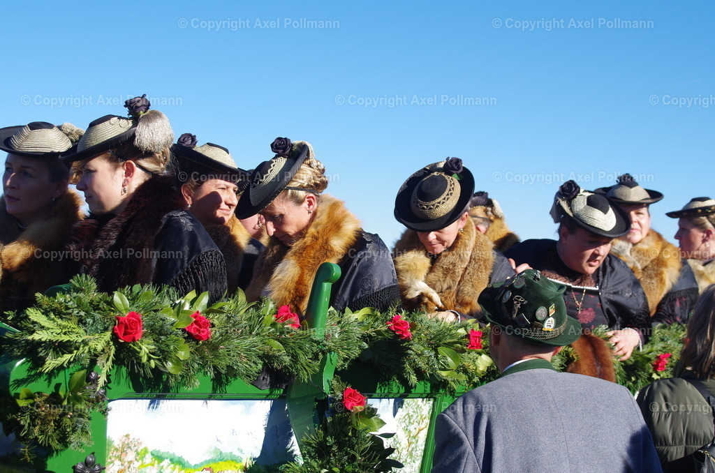 IMGP7699 | fotografiert von Axel PollmannLeonhardi Wallfahrt Benediktbeuern und Murnau, Fronleichnam, Fasching, Landschaft im Loisachtal und Benediktbeuern  - Realisiert mit Pictrs.com