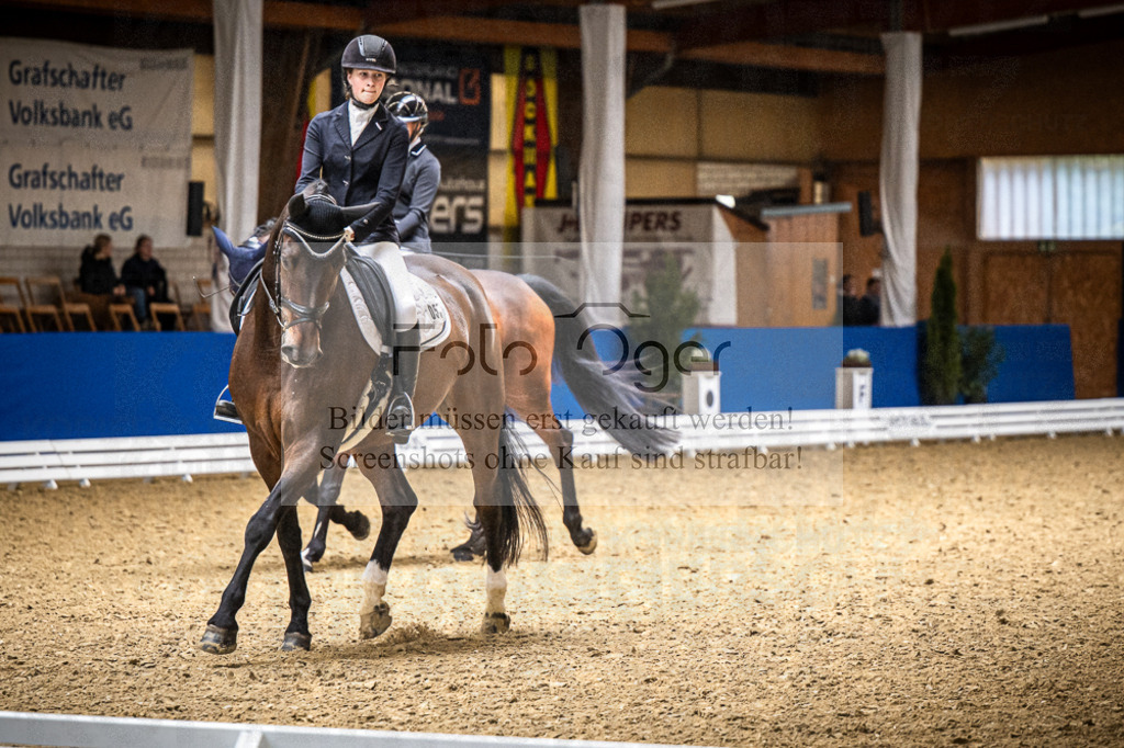 DOS_1257 | Entdecke hochwertige Reitturnierfotos von Foto Oger. Professionell, emotional und authentisch – jetzt Lieblingsmomente im Shop bestellen.Deutschlandweite Turnierfotografie. - Realisiert mit Pictrs.com