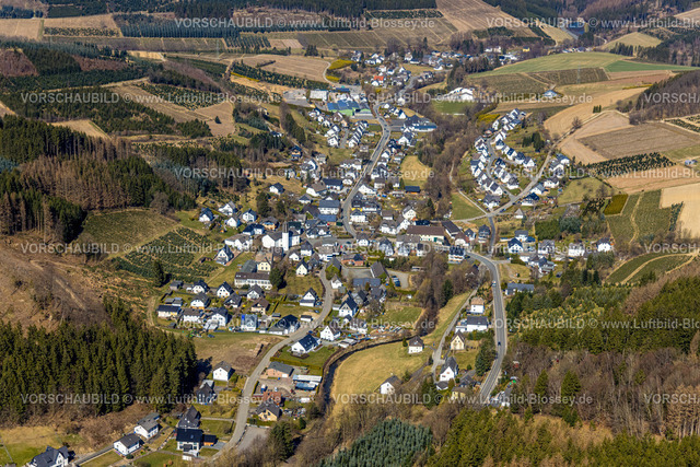 HB-Bestwig220303056 | Luftbild, Ortsansicht und kath. Kirche St. Nikolaus Heringhausen, Bestwig, Sauerland, Nordrhein-Westfalen, Deutschland