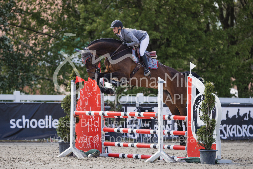 230518_MayDays_SprPf-A2-215 | Deine schönsten Turniermomente als professionelle Fotos! Entdecke hochwertige Pferdesport-Fotografie im Online-Shop. Jetzt Fotos finden & bestellen!