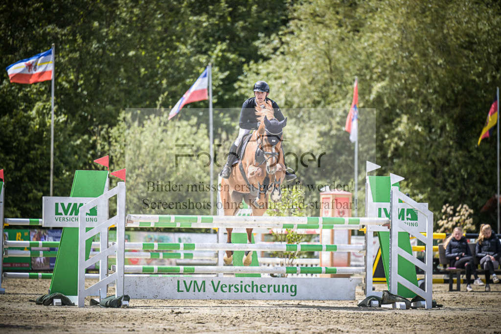 DOS_5983 | Entdecke hochwertige Reitturnierfotos von Foto Oger. Professionell, emotional und authentisch – jetzt Lieblingsmomente im Shop bestellen.Deutschlandweite Turnierfotografie. - Realisiert mit Pictrs.com