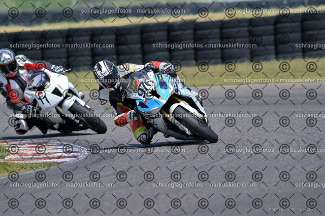 26BT02-2262 | markuskiefer.com - Realisiert mit Pictrs.com