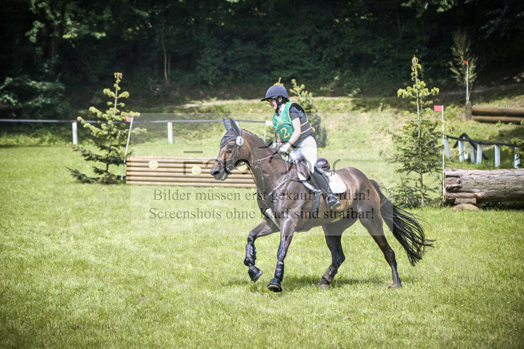 DOS_6197 | Entdecke hochwertige Reitturnierfotos von Foto Oger. Professionell, emotional und authentisch – jetzt Lieblingsmomente im Shop bestellen. - Realisiert mit Pictrs.com