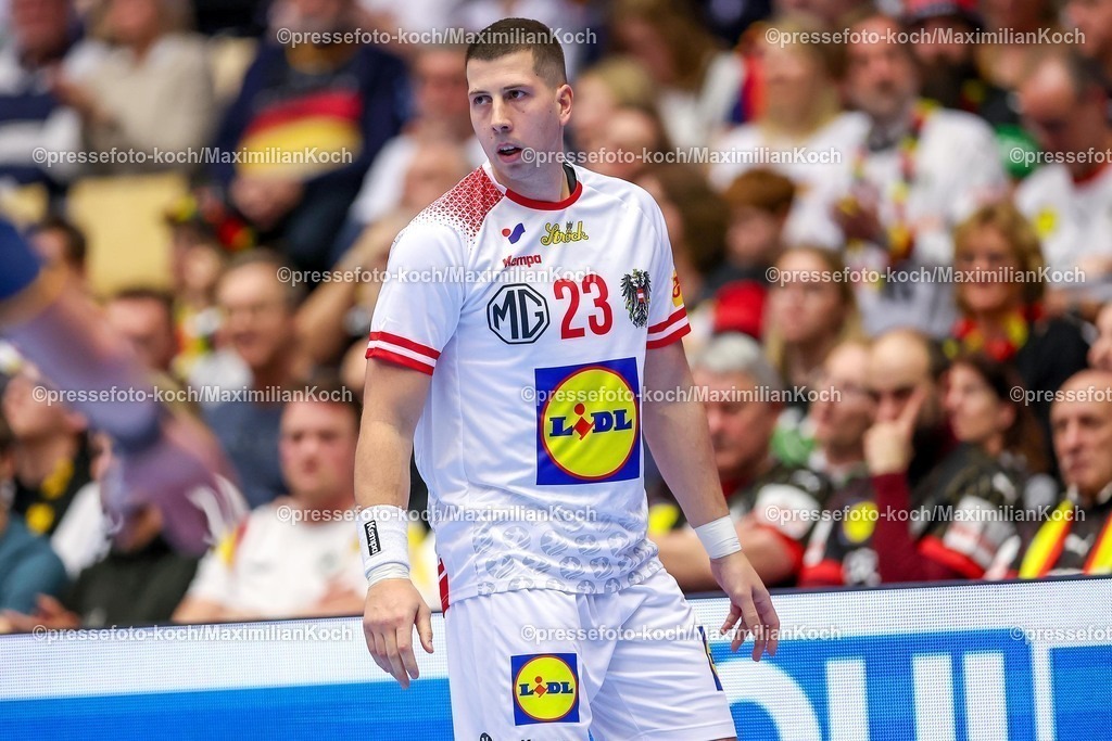 EHF17012601069 | 17.01.2026, Handball, Men's EHF EURO 2026, Österreich - Spanien, Jyske Bank Boxen in Herning, Dänemark, Preliminary Round:  Nemanja Belos (Austria #23) 