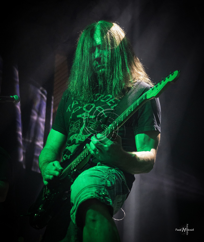 Justice Geiselwind 31.10.2025 | Frank Herberich Fotografie, Frank Herberich, Fotografie, Hochzeit, Portrait, St. Peter Ording, Ording, Westerhever, Nordsee, Frank Fotografie, Hardheim,  Odenwald,Walldürn, Band,Eventfotografie - Realisiert mit Pictrs.com