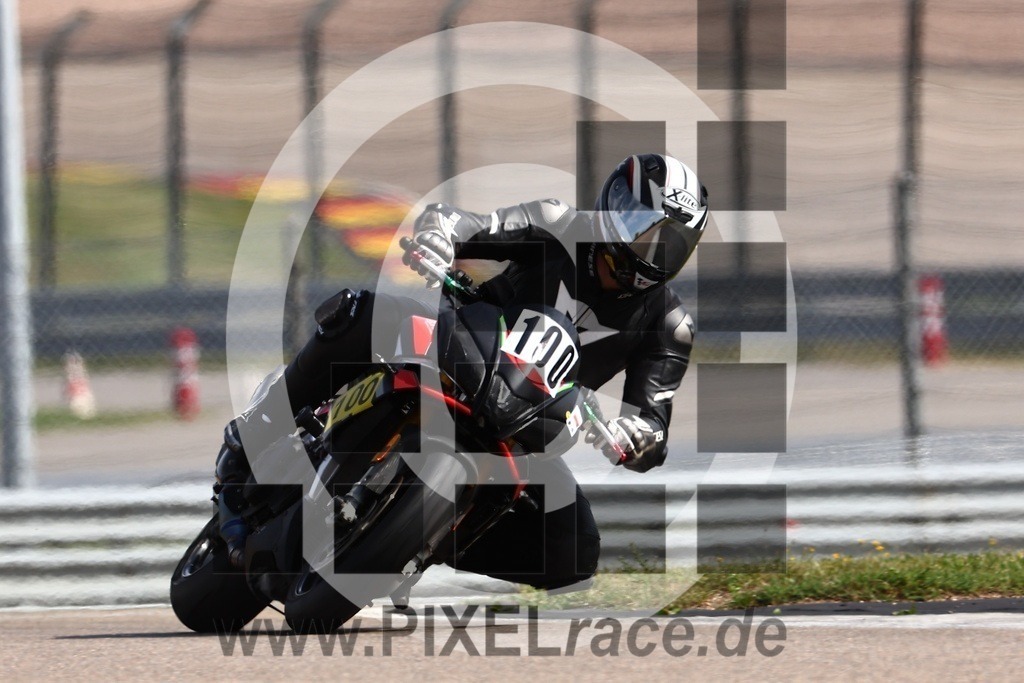 0100-20240822_01934 | Schöne Erinnerungen an spannende Momente - das festzuhalten ist unser Job. PIXELrace.de ist seit 2003 auf den Rennstrecken Europas unterwegs um die Action draußen beim Fahren und die wunderbare Stimmung imm Fahrerlager für euch einzufangen.