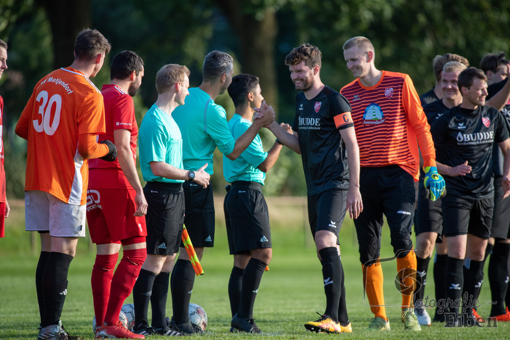 TV Metjendorf-SVE Wiefelstede | Kreisliga Herren;TV Metjendorf (rot)-SVE Wiefelstede (schwarz) am 08.08.2023; in Metjendorf (Sportanlage Metjendorf), Photo: Philip Eiben 2023 - Realisiert mit Pictrs.com